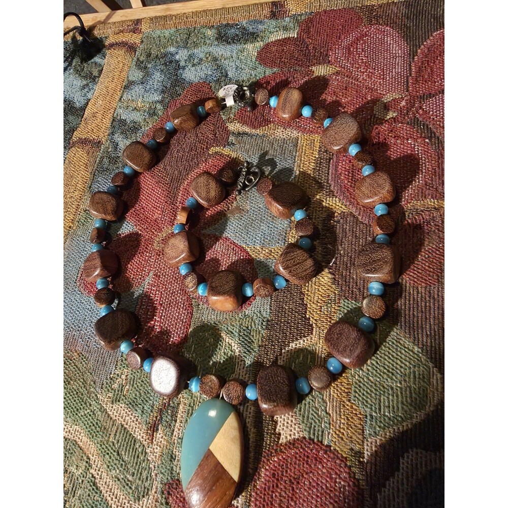 Beautiful Wood And Turqoise Colored Glass Bead Set 19" Necklace 8 1/2" Bracelet